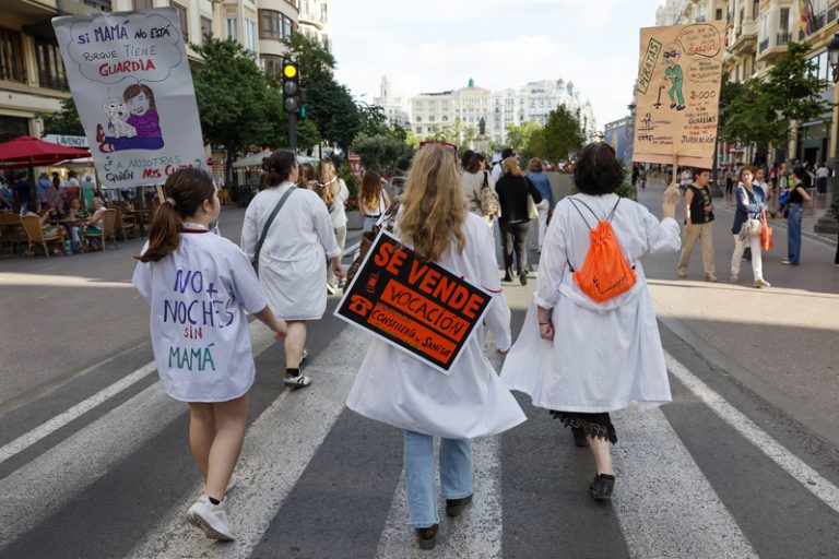 El Sindicat Mèdic manté les protestes després de reunir-se amb Sanitat