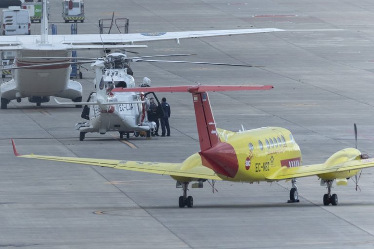 L’avió que va evacuar a dos pacients del creuer Hondius reposta a València abans de volar a Rotterdam