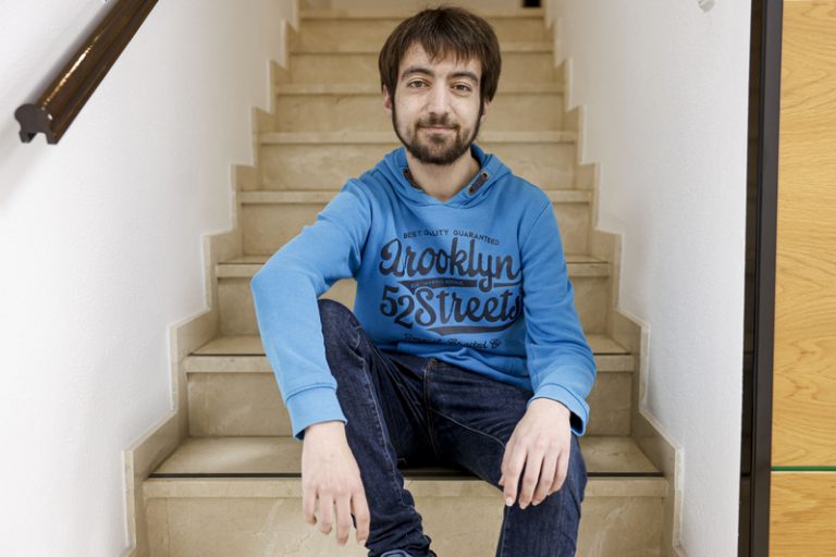 Jovenes amb malaltia renal: la diàlisi que marca la seua vida personal i laboral