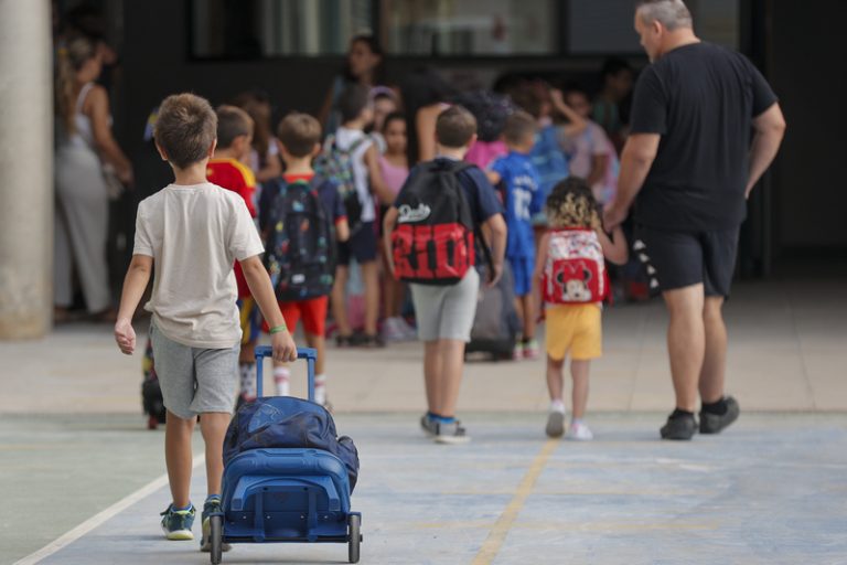 El Consell fixa com es triarà la llengua base en l’admissió escolar de 2026-2027