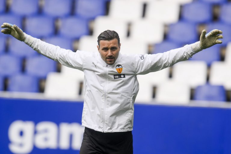 Dimitrievski es veu encantat al València i deixa la seua renovació en mans del club