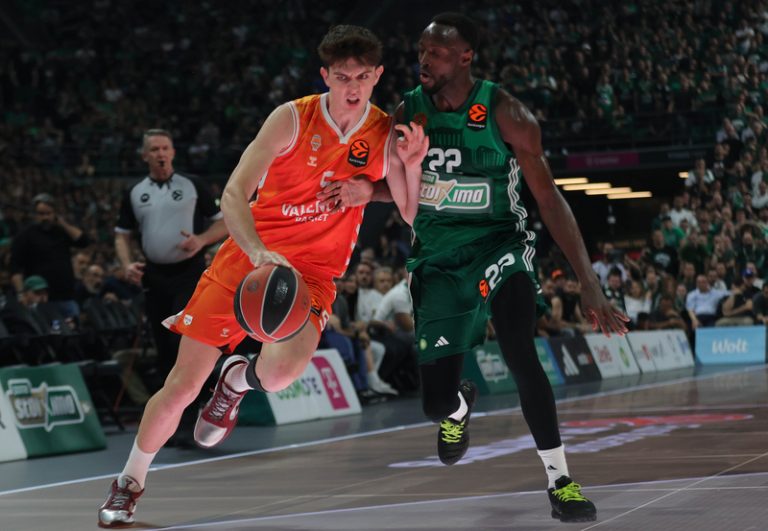 El València Basket s’agarra al factor Roig Arena en un quint partit decisiu davant Panathinaikos