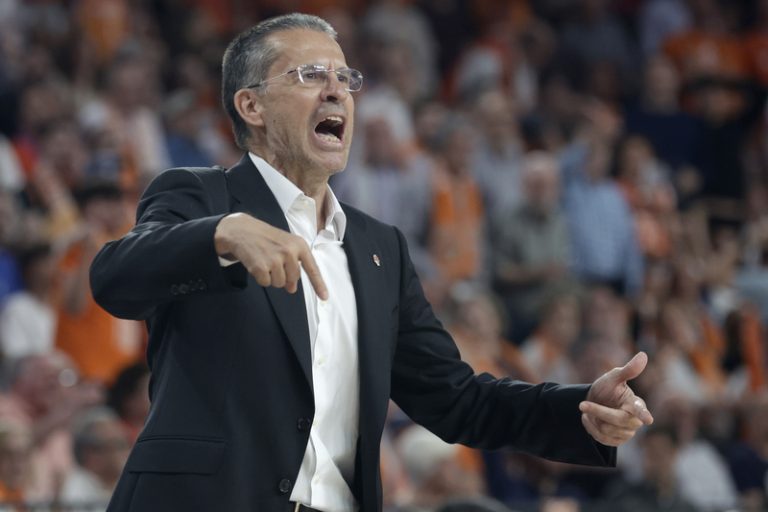 Pedro Martínez crida a la unitat del València Basket després de la garrotada europea