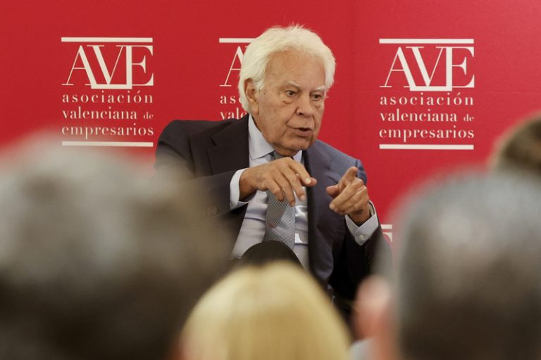 Felipe González defén eleccions generals enguany i reivindica un lideratge no mercenari