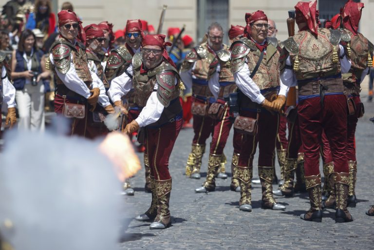 Els Moros i Cristians d’Elda aconseguixen la distinció de Festa d’Interés Turístic Internacional