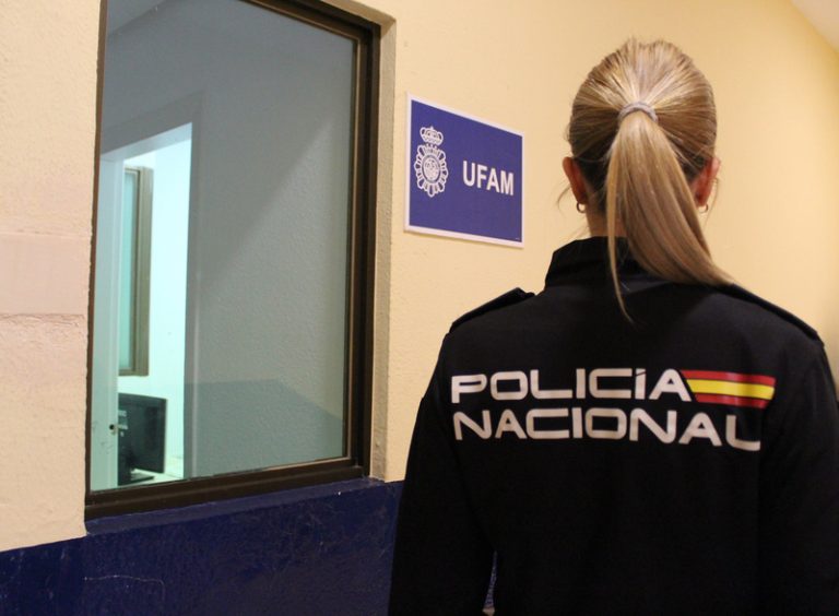 Detingut a Torrent un home per agredir i amenaçar a la seua parella embarassada