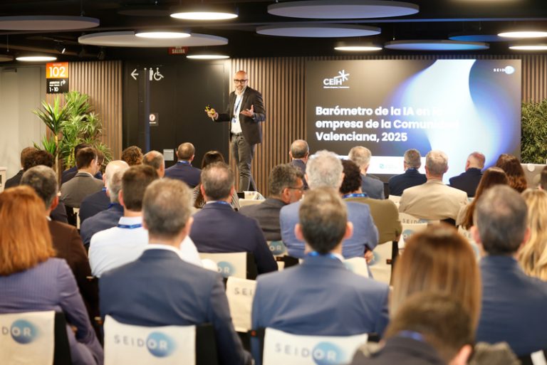 Les empreses valencianes acceleren l’automatització malgrat la falta de talent en intel·ligència artificial