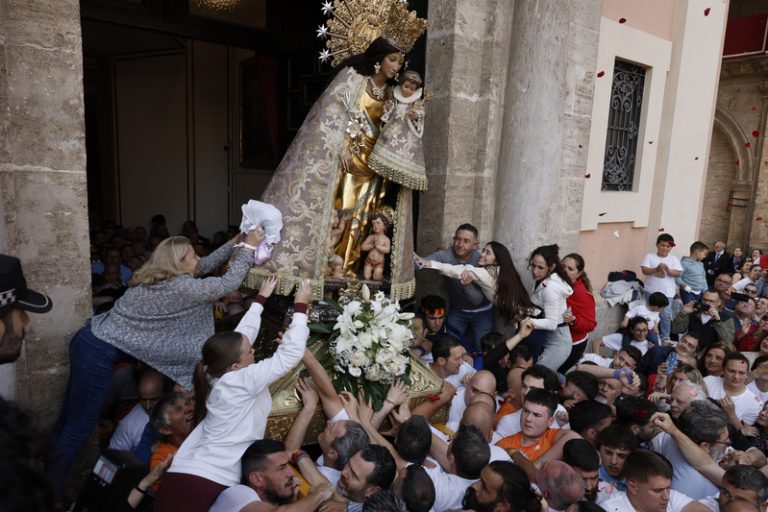 Benavent reclama una caritat sincera i condemna les guerres en la festa de la Verge dels Desemparats