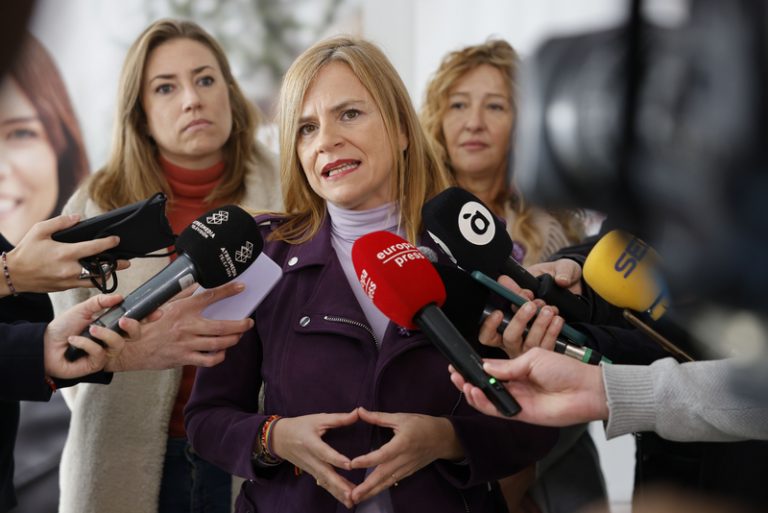 Bernabé acusa a Vox de dictar els pressupostos i al PP d’acatxar el cap