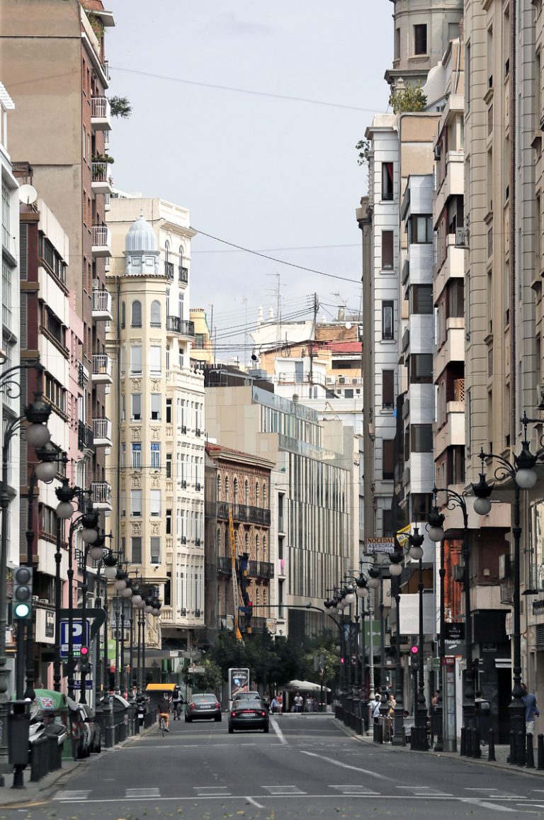 La ZAS de Russafa entra en vigor mentres València analitza el recurs de les discoteques
