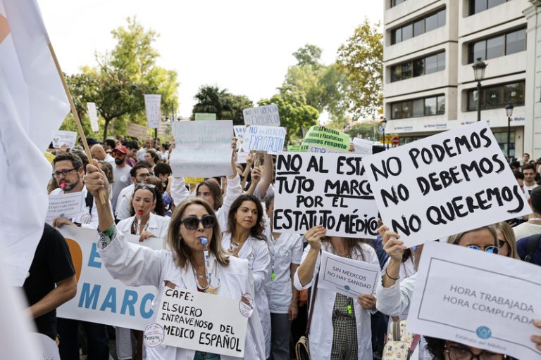 Els metges valencians afronten una altra setmana de vaga i preparen una gran manifestació el dia 20