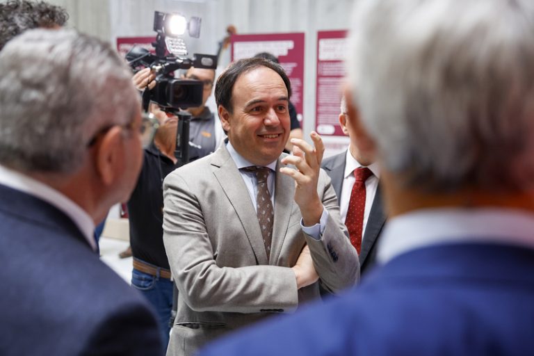 Pérez Llorca anuncia una proposta als sindicats davant la vaga de docents