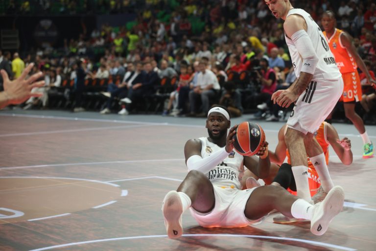 Scariolo descarta a Usman Garuba per a la final de l’Eurolliga després de lesionar-se davant el València