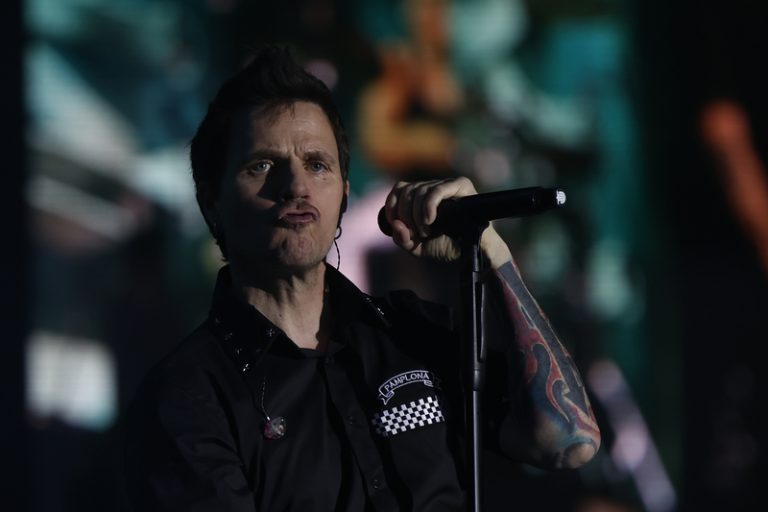 Dani Martín arrasa en el seu debut en el Roig Arena amb un concert de 25+1 anys de música