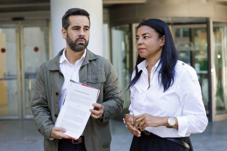 Muñoz exigix a Pérez Llorca que deixe d’atacar al professorat i s’assega a negociar