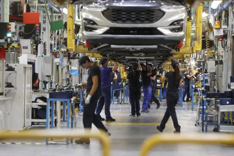 Pérez Llorca celebra que Ford fabrique un nou model Bast a Almussafes