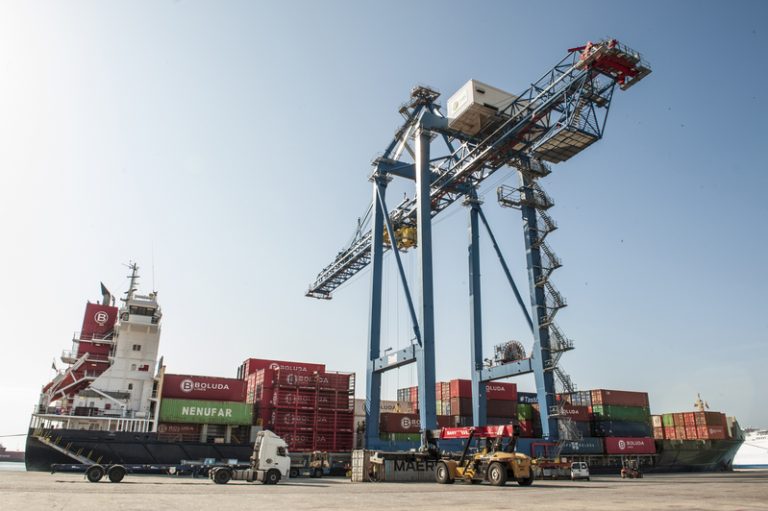 El Port d’Alacant supera el milió de tones i dispara el seu trànsit de mercaderies i passatgers