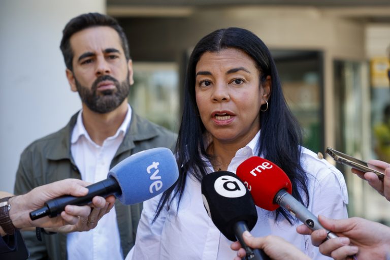 El PSPV porta a la Fiscalia una circular de Sanitat per boicotejar la regularització de migrants