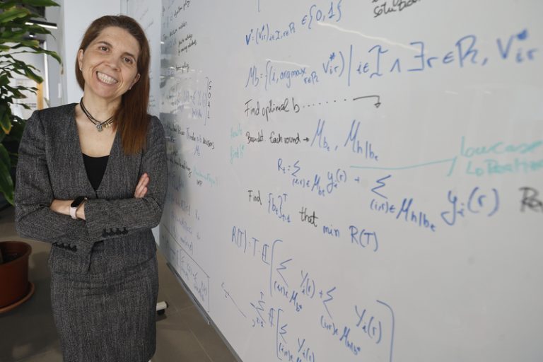 Nuria Oliver alerta dels riscos de la intel·ligència artificial i del fals mite de la gratuïtat