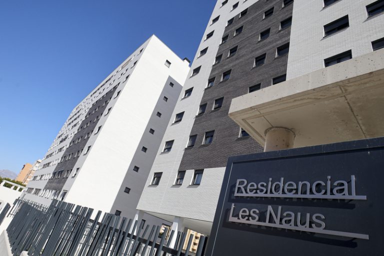 CGT demana personar-se com a acusació popular en el cas de les vivendes dels Naus