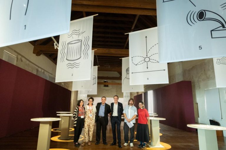 Teatre Magnètic impulsa el pensament crític enfront de les pseudociències en el CCCC