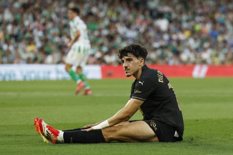 Diego López el seu lesiona el lligament creuat i s’acomiada de l’inici de la pròxima temporada