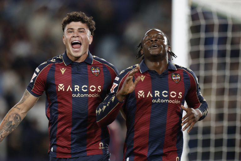 Celta i Llevant es juguen la temporada en Balaídos