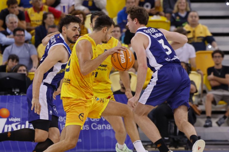 València Basket es juga el factor pista i Gran Canària la salvació en el Roig Arena