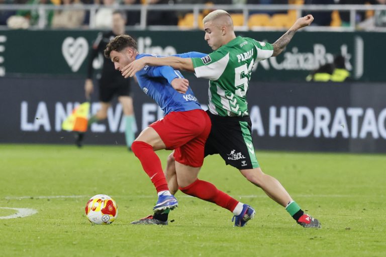 Betis i Elx es juguen mitja temporada en La Cartoixa