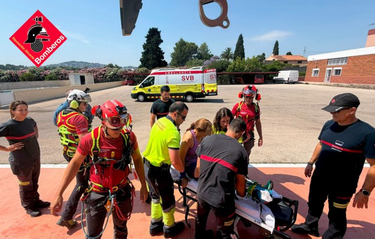Rescaten en helicòpter a una senderista ferida en la Senda Fosca del Montgó