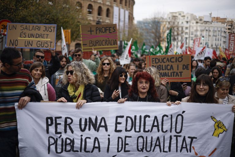 CGT Ensenyament crida el professorat a donar suport a la vaga indefinida des del dilluns 11