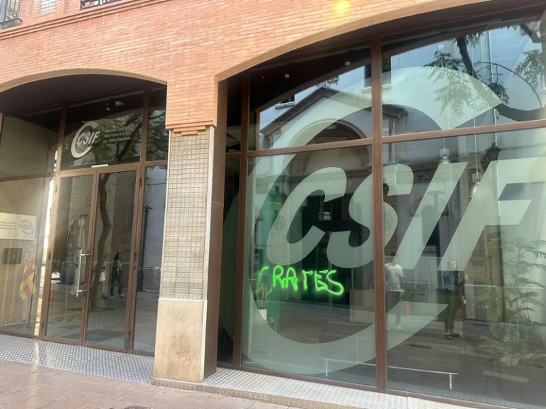 CSIF denuncia pintades i danys en la seua seu de Castelló després de l’acord educatiu