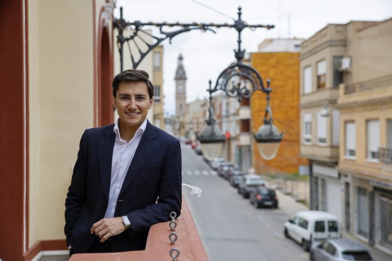 Jaime Ruix, el jove de 26 anys que assumix l’alcaldia d’una ciutat de 30.000 habitants