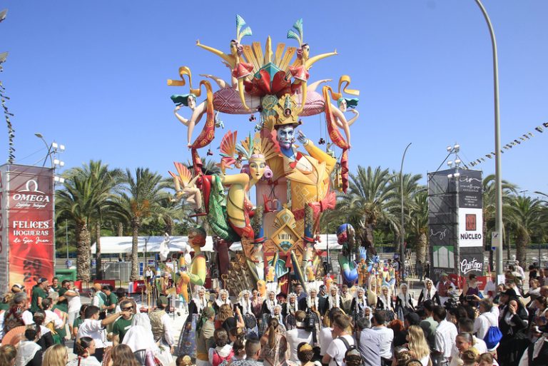 Alacant impulsa una fundació per a organitzar el centenari de les Fogueres en 2028