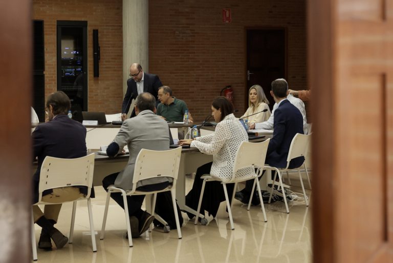 Directors de centres reclamen a Educació una resposta urgent després de tretze dies de vaga