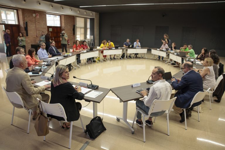 Els sindicats exigixen a Educació avançar la negociació de la vaga docent a este efecte de setmana