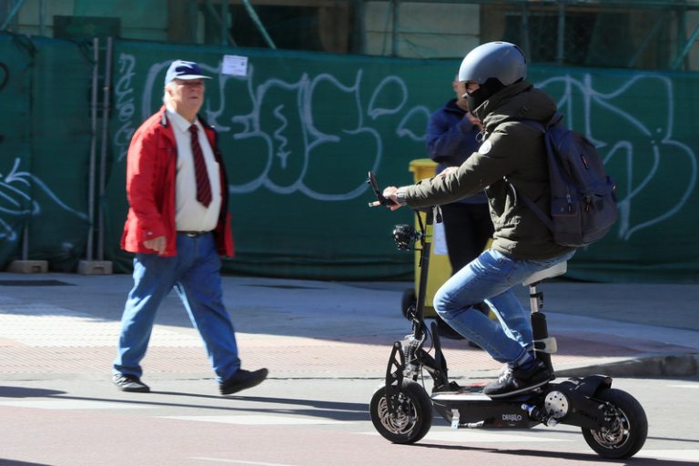 Detingut a Vinaròs per robar patinets elèctrics i revendre’ls de segona mà