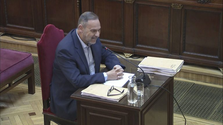 Ábalos nega que els folis anaren bitllets i acusa un juí mediàtic pel cas Koldo