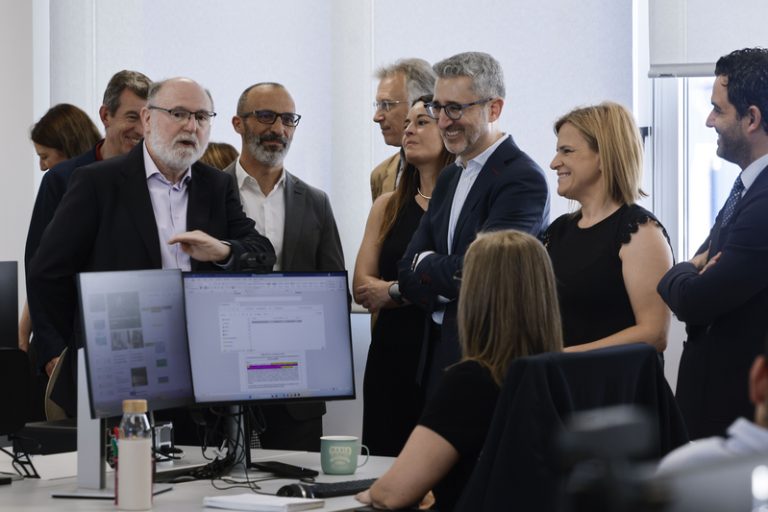 Arcadi España acusa a Pérez Llorca de desentendre’s de la vaga educativa indefinida