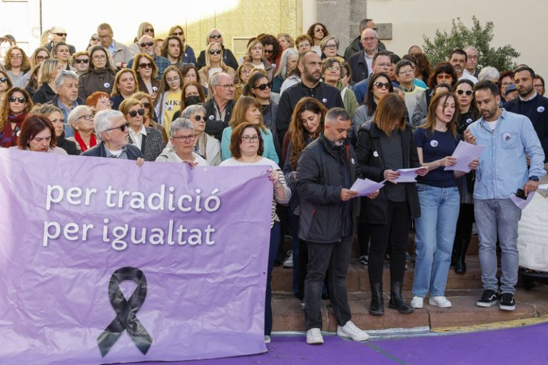 Les dones vetades en la Confraria de Sagunt demanen al papa secunde per escrit per a poder processionar