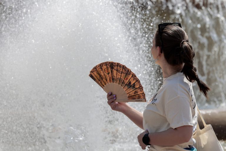 Cap de setmana quasi estiuenc en la Comunitat Valenciana, amb cels buidats i fins a 30 graus