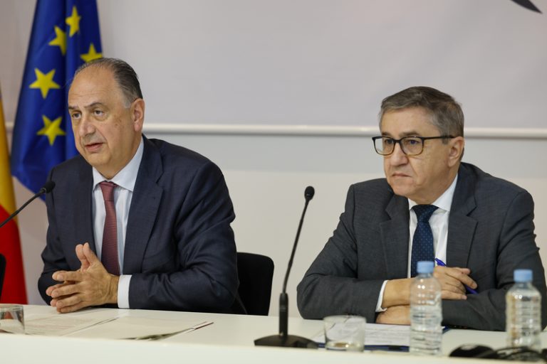 Rovira defén que amb la pujada pactada els docents valencians estaran entre els més ben pagats