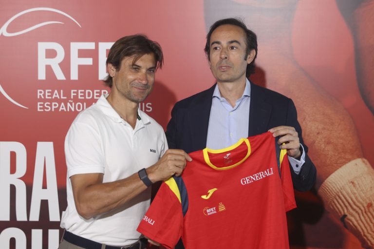 David Ferrer presenta la nova samarreta de la selecció espanyola de tenis