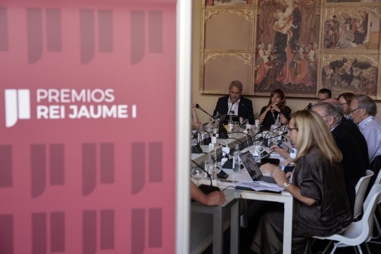 Els Premis Rei Jaume I reconeixen avanços en economia de gènere, fotònica i biomedicina