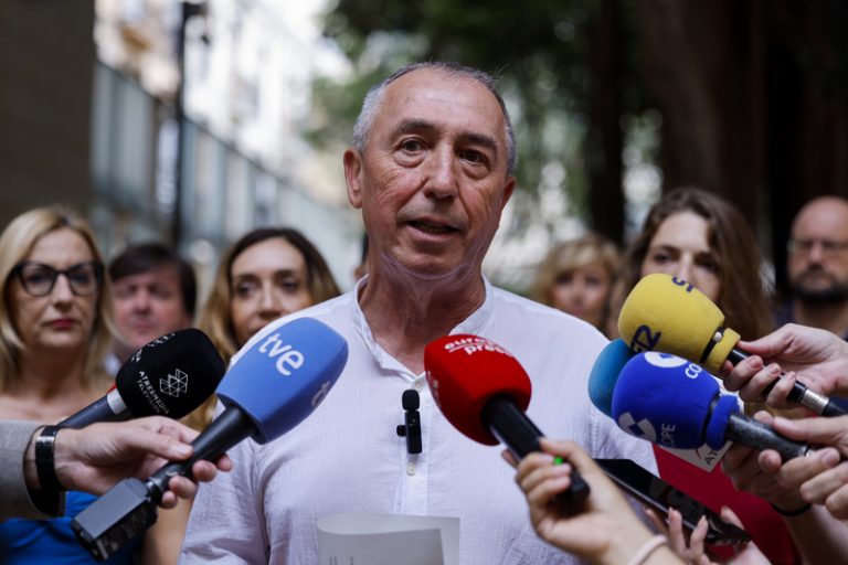Compromís exigix que Pérez Llorca explique la seua inacció davant la vaga educativa indefinida