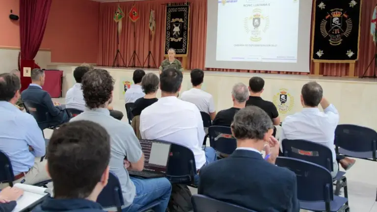 Imatge de la presentació d’una campanya relacionada amb tecnologia aeroespacial i l’Exèrcit
