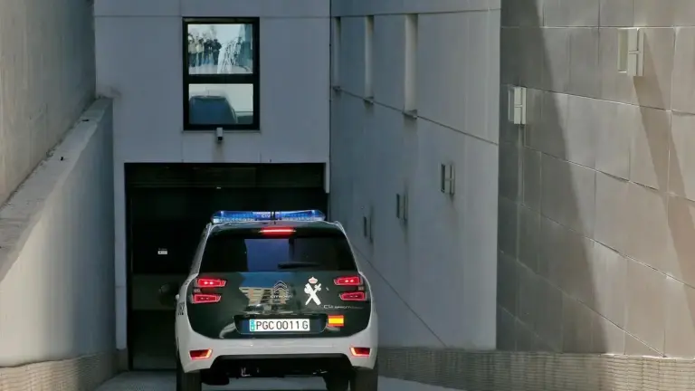 Vehicle de la Guàrdia Civil entrant als jutjats, imatge d’arxiu